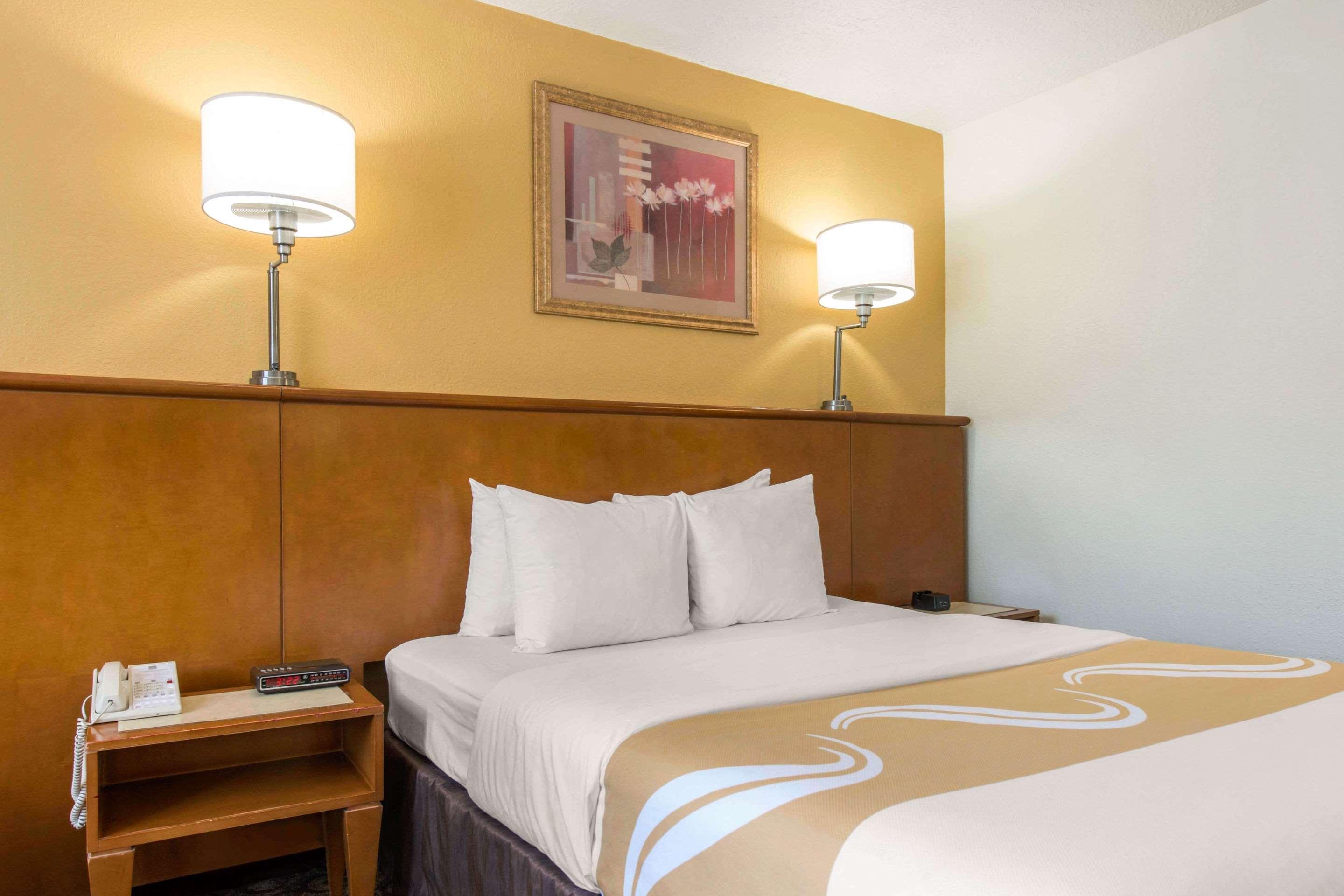 Quality Inn & Suites Near The Theme Parks Orlando Exterior foto